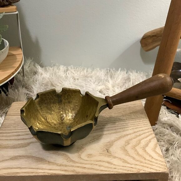 Vintage MCM Brass Ashtray Hammered Interior Style W/Wood Handle Made In Israel - Picture 1 of 17